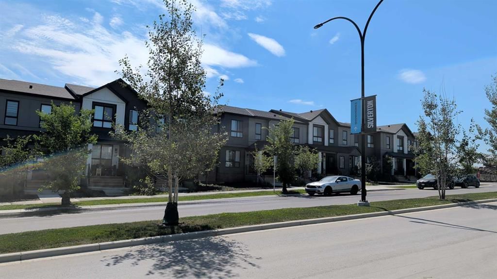 24 Silverton Glen Green SW, Calgary — main listing photo