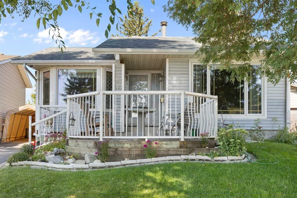 243 Radcliffe Place SE, Calgary — photo 4 of 39