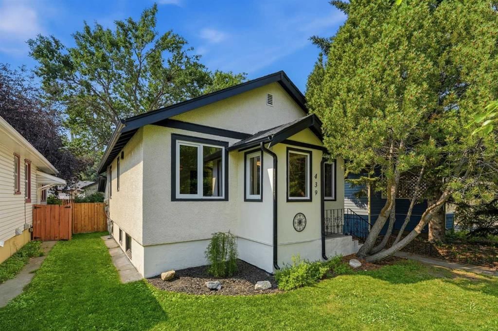 439 13 Avenue NE, Calgary — photo 2 of 48