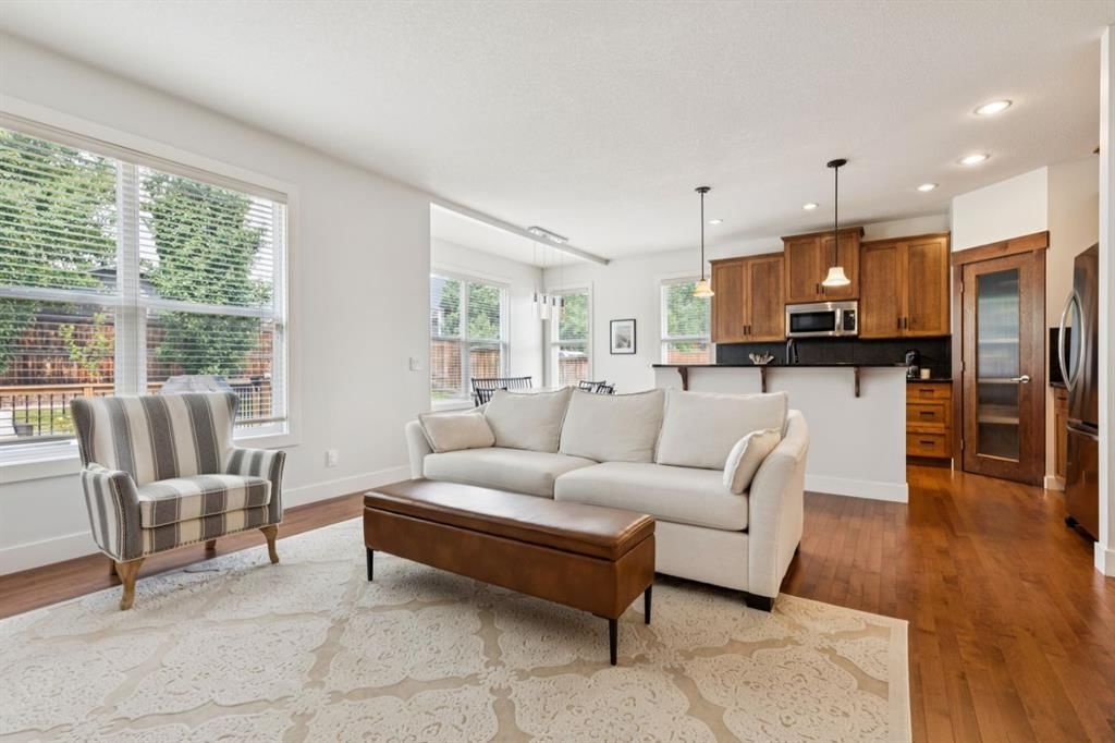 70 Cortina Way SW, Calgary — photo 3 of 34