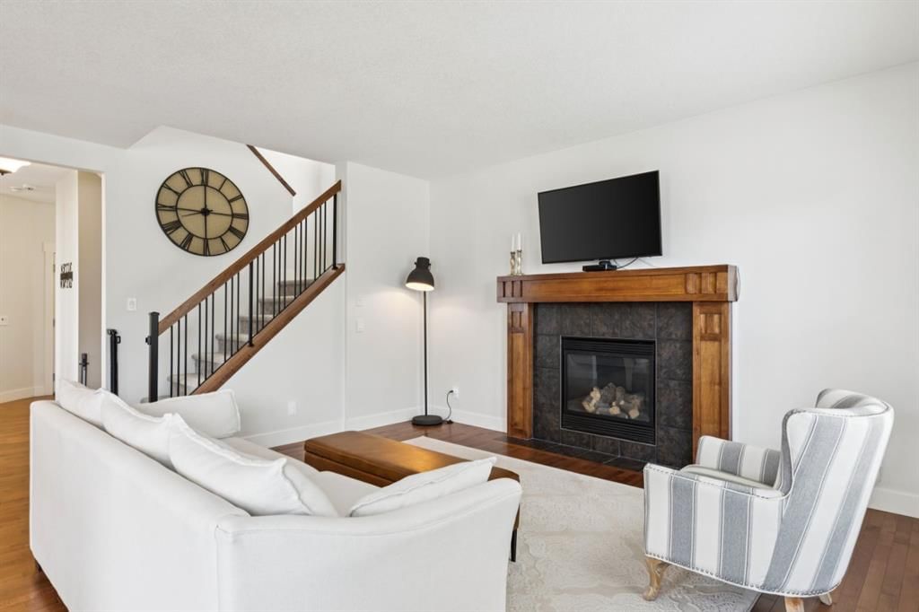 70 Cortina Way SW, Calgary — photo 5 of 34