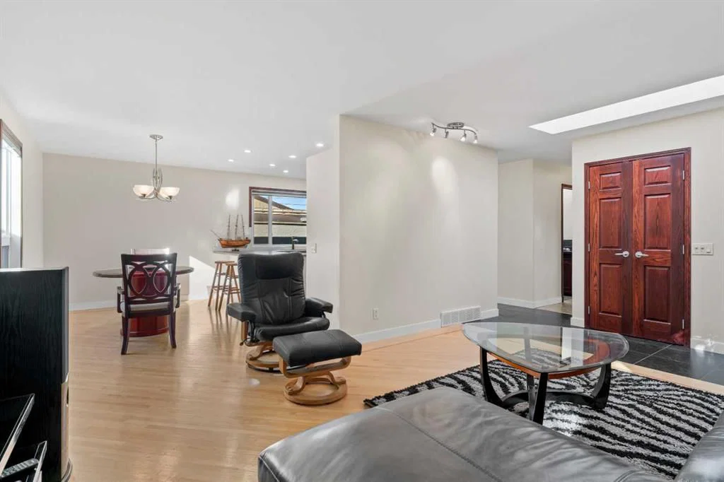 436 Attica Drive SE, Calgary — photo 5 of 49