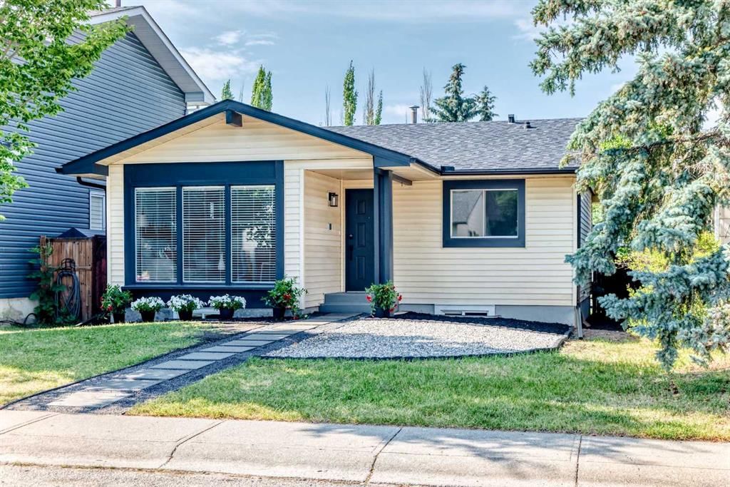 145 Sunvale Crescent SE, Calgary — photo 3 of 37