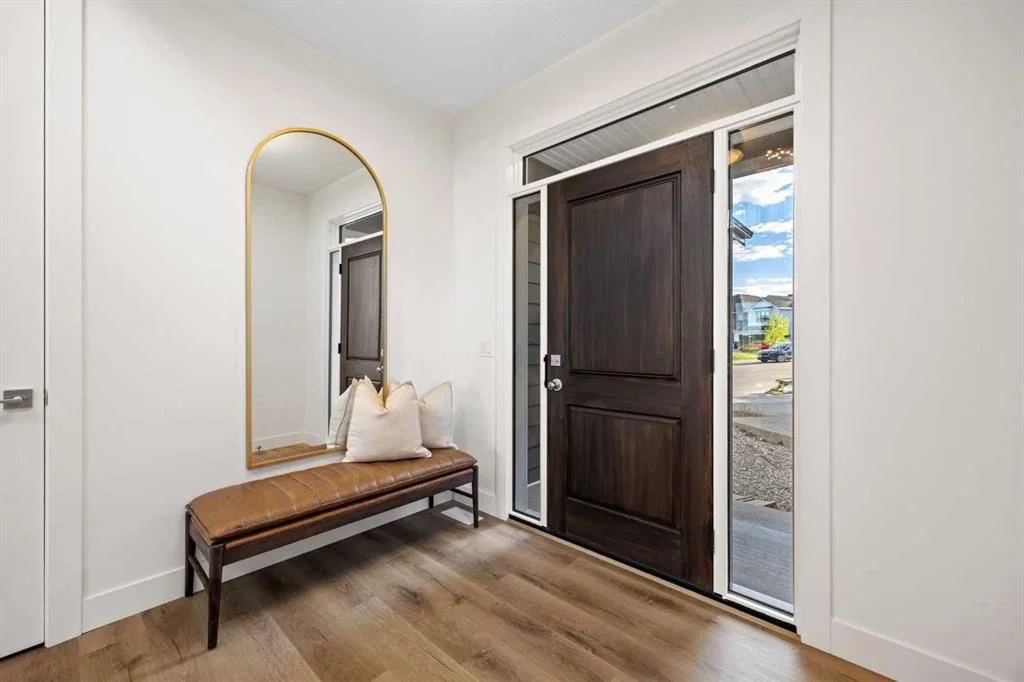 460 Discovery Place SW, Calgary — photo 2 of 42