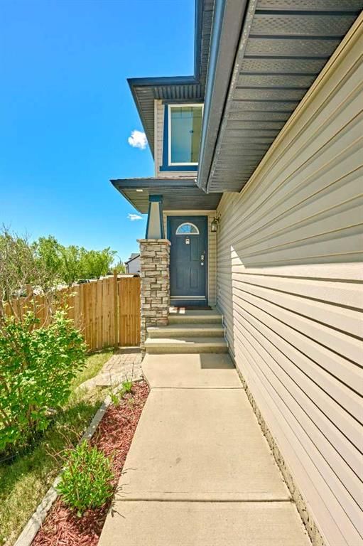 153 Royal Birch Bay NW, Calgary — photo 3 of 38