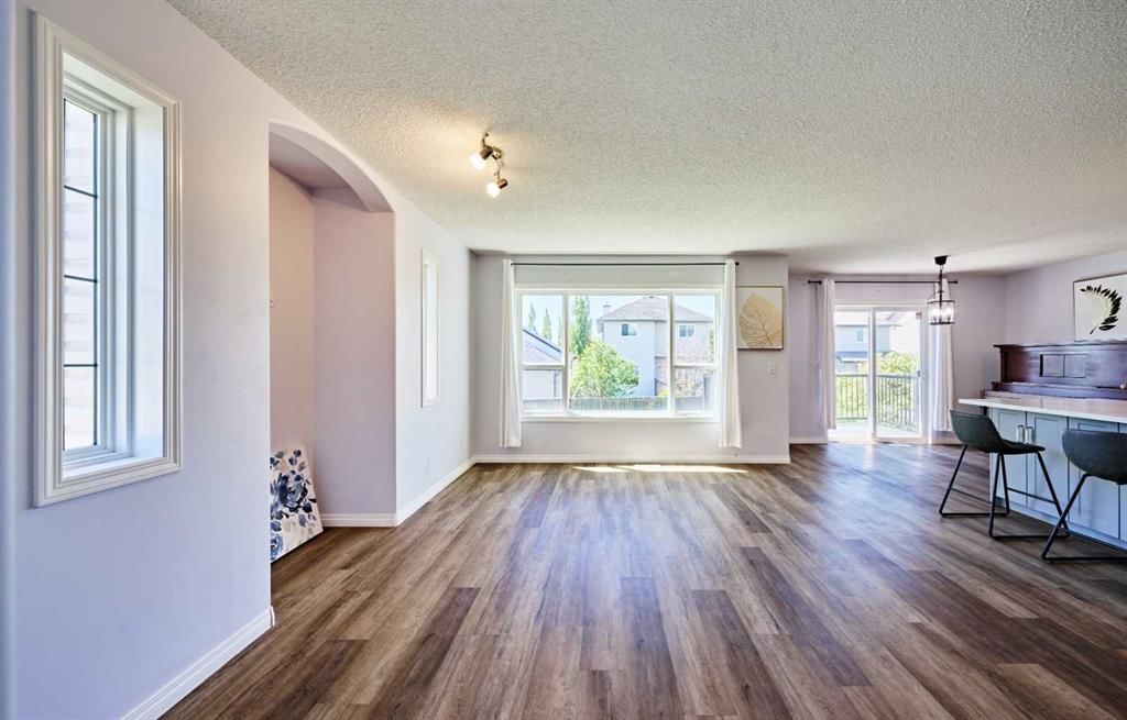 153 Royal Birch Bay NW, Calgary — photo 5 of 38