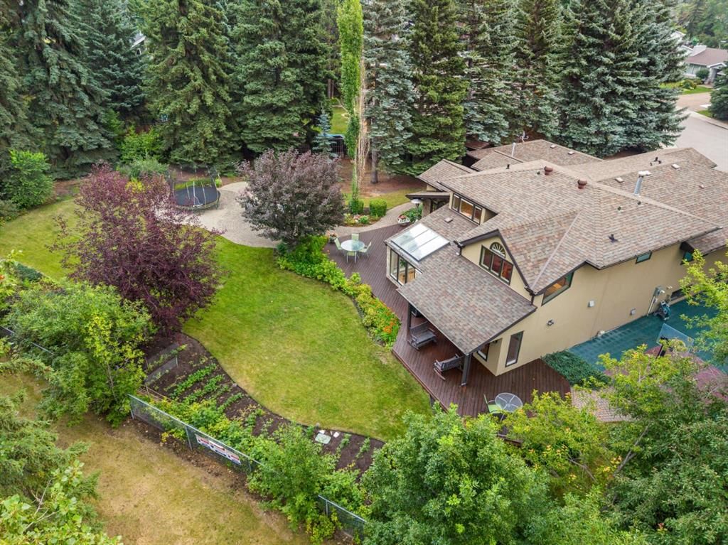 10819 Willowfern Drive SE, Calgary — photo 3 of 50