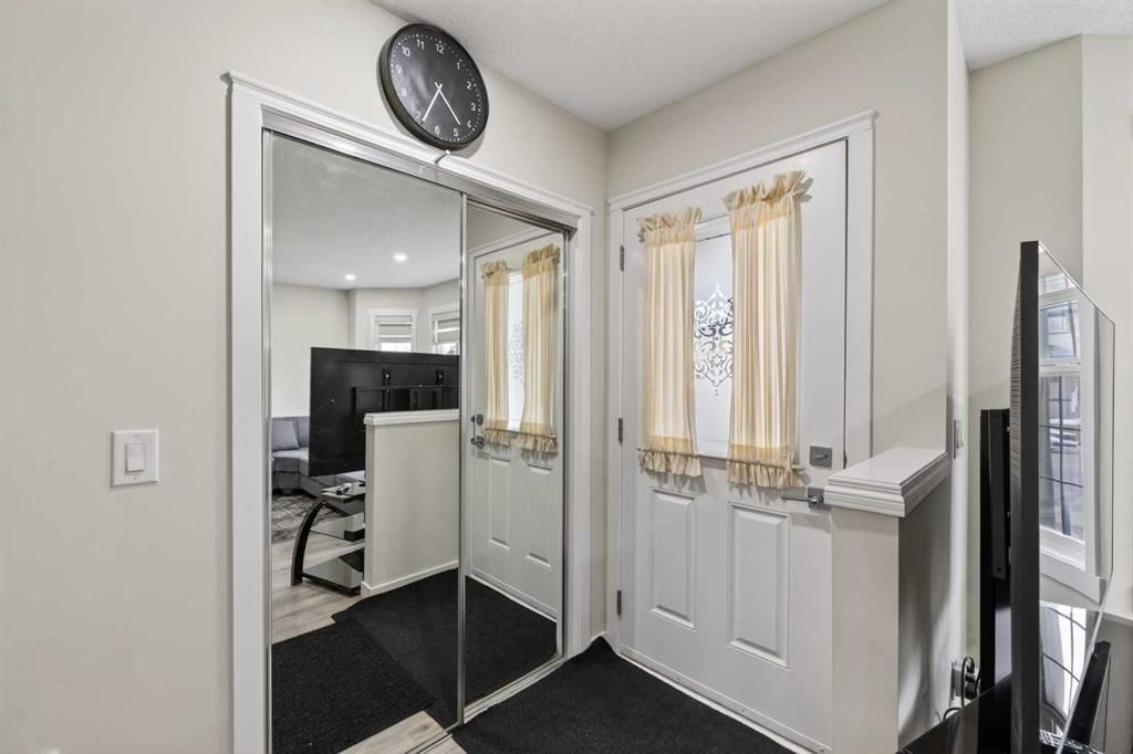 8474 Saddleridge Drive NE, Calgary — photo 4 of 42