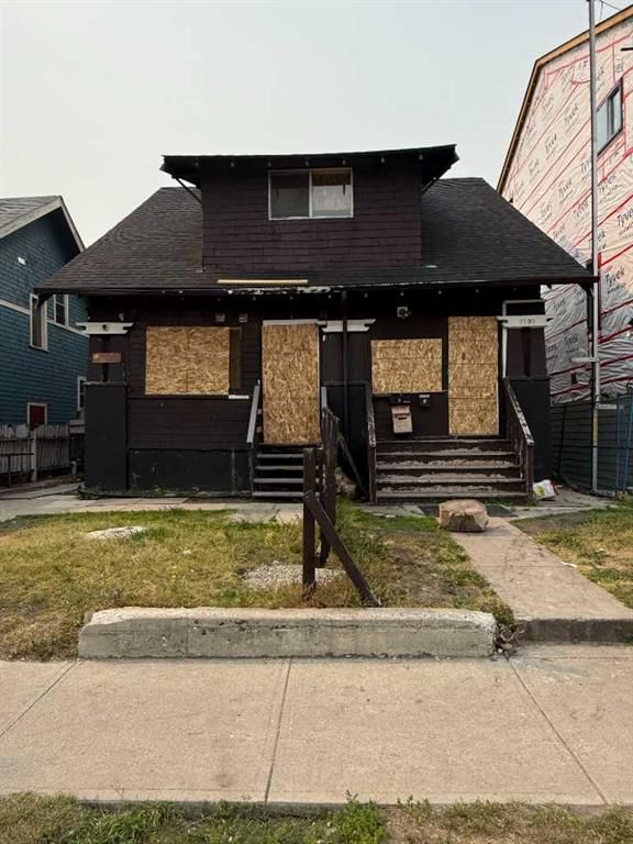 1703 12 Avenue SW, Calgary — main listing photo