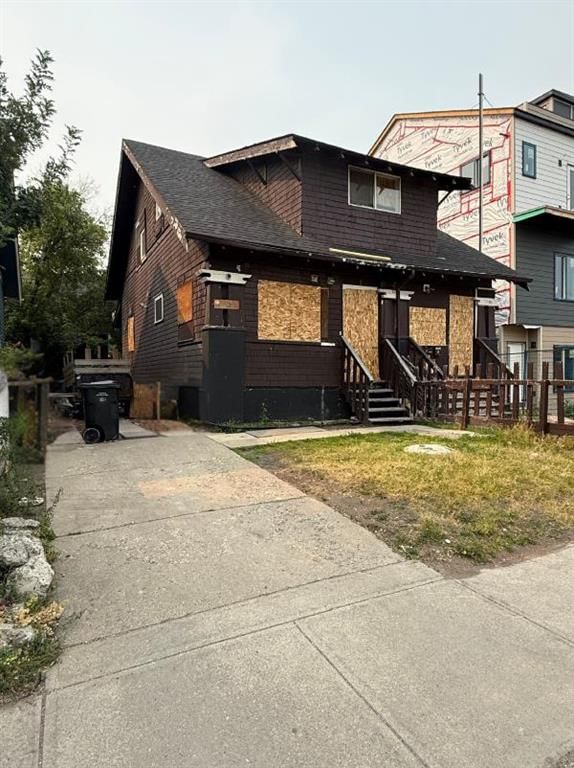 1703 12 Avenue SW, Calgary — photo 3 of 4