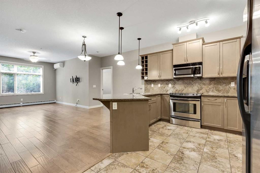 239, 35 Aspenmont Heights SW, Calgary — photo 4 of 27