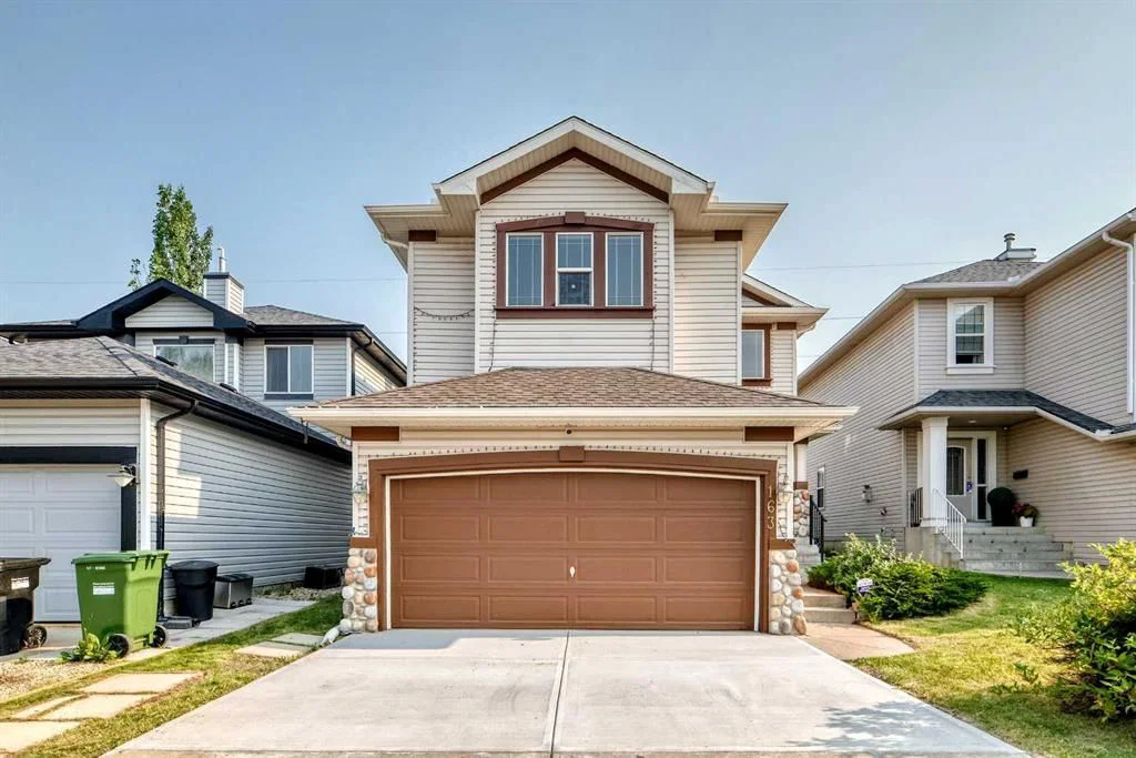 163 Valley Crest Close NW, Calgary — main listing photo
