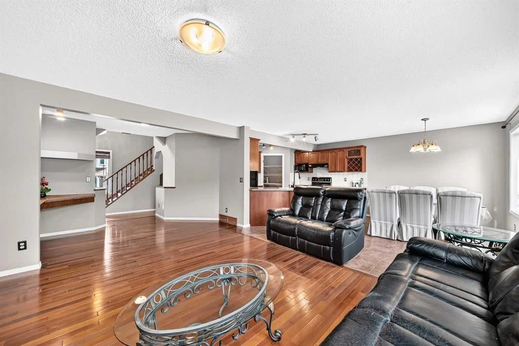 163 Valley Crest Close NW, Calgary — photo 3 of 31