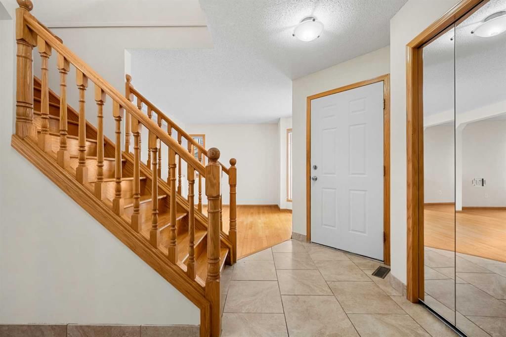 115 Macewan Park Circle, Calgary — photo 3 of 43