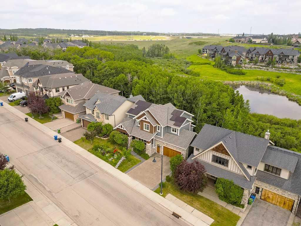 9318 14 Avenue SW, Calgary — photo 3 of 50