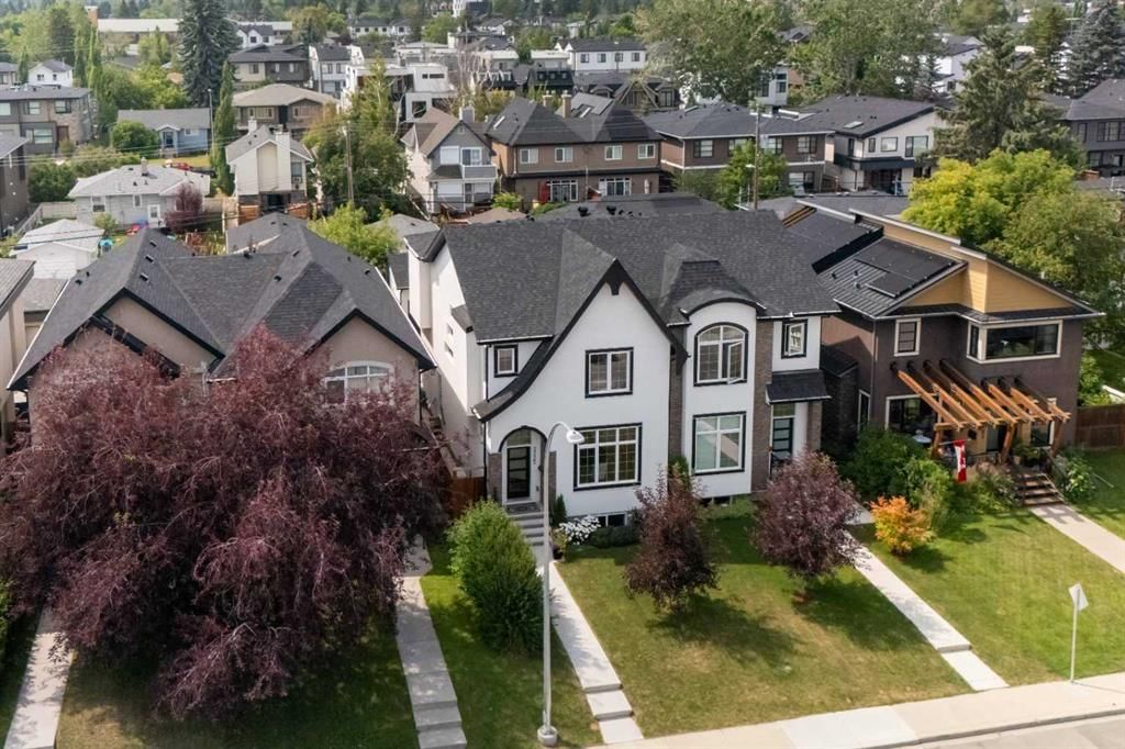 2225 31 Street SW, Calgary — main listing photo