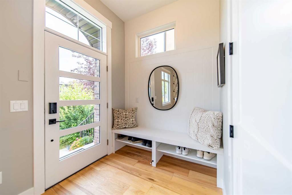 2225 31 Street SW, Calgary — photo 4 of 50