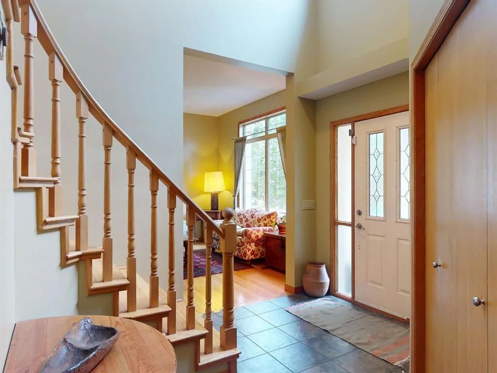 55 Hampshire Grove NW, Calgary — photo 3 of 46