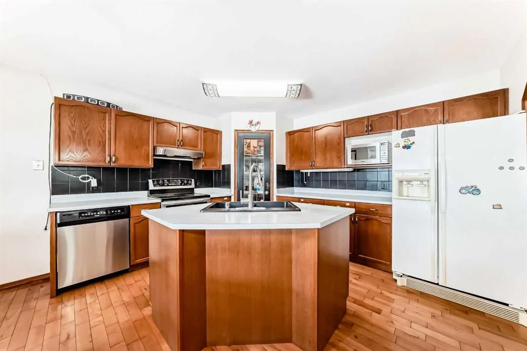 49 Applewood Court SE, Calgary — photo 2 of 45