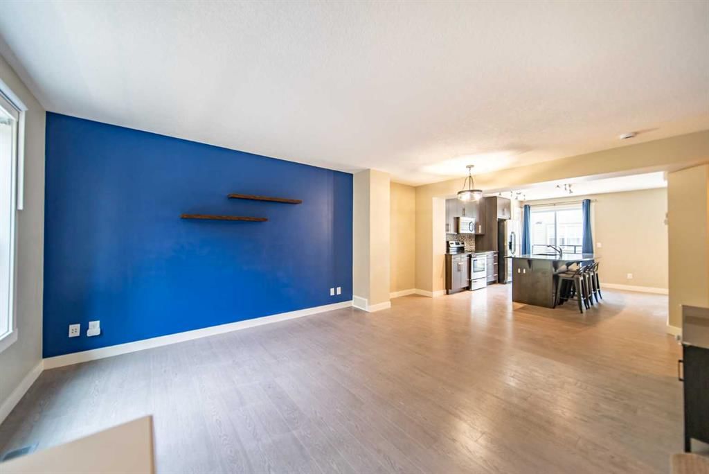 941 Mckenzie Towne Manor SE, Calgary — photo 5 of 30