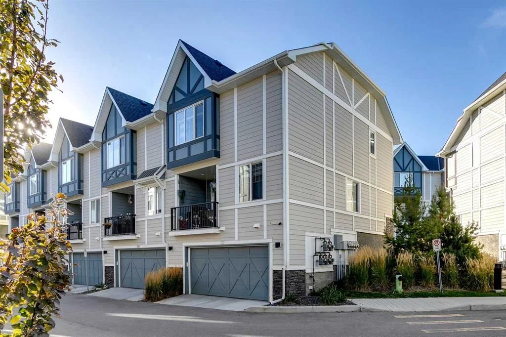 510 Nolanlake Villas NW, Calgary — photo 3 of 38