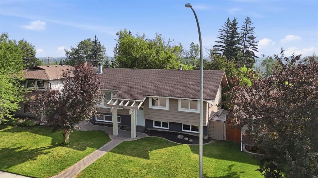 248 Parkland Crescent SE, Calgary — photo 2 of 41