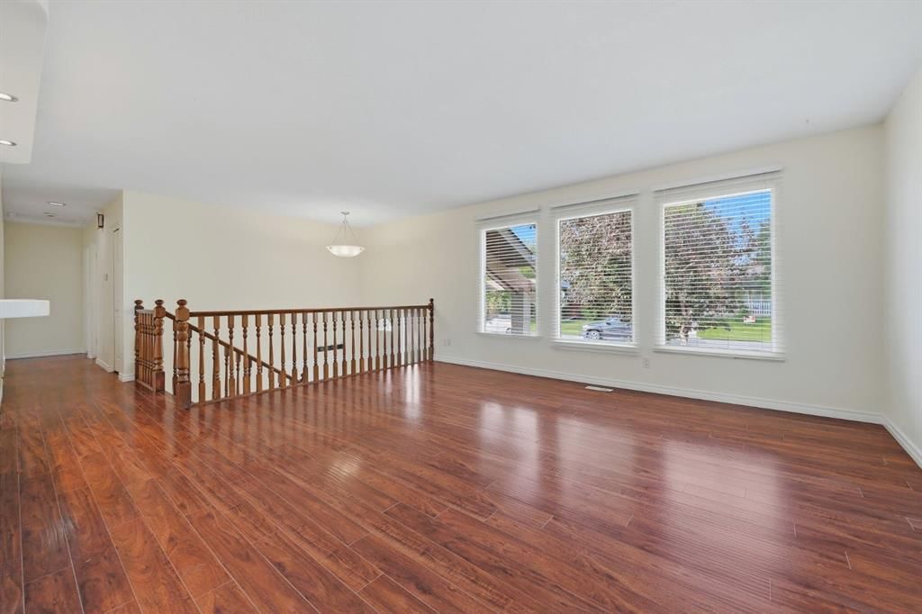 248 Parkland Crescent SE, Calgary — photo 4 of 41