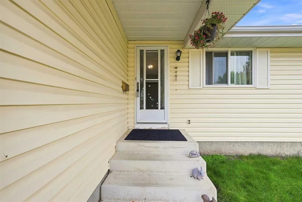 619 Whiteridge Road NE, Calgary — photo 4 of 45
