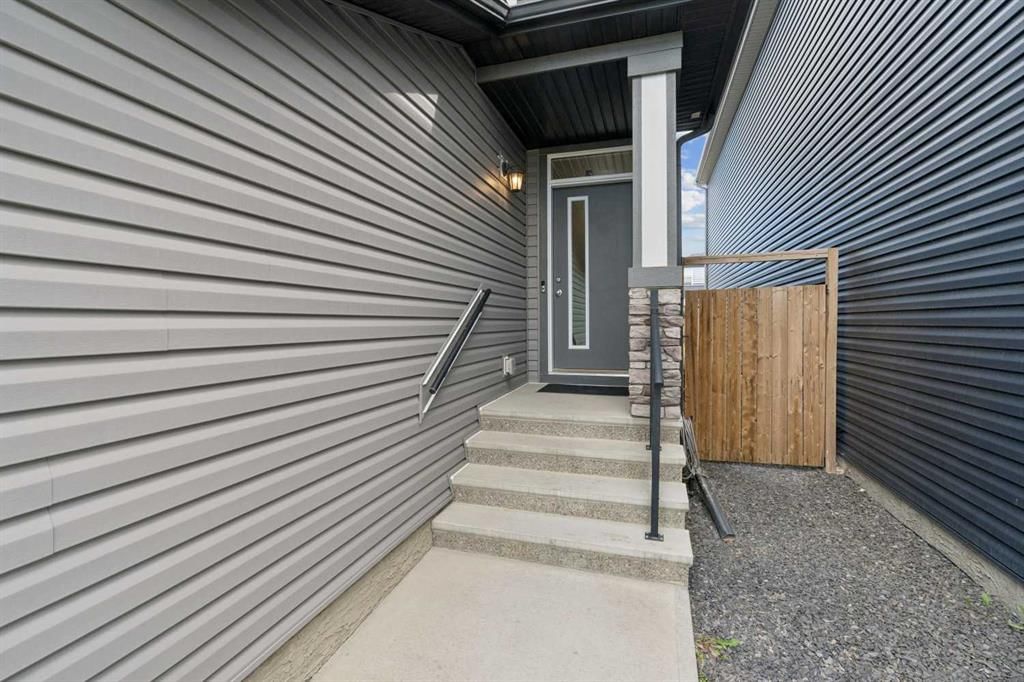 98 Seton Road SE, Calgary — photo 3 of 43