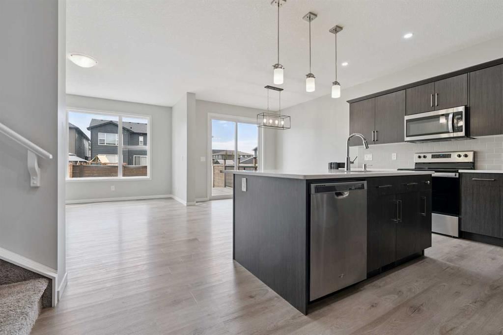 98 Seton Road SE, Calgary — photo 5 of 43