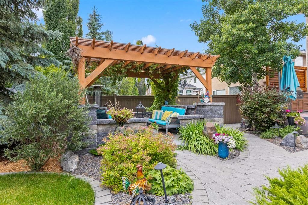 58 Mt Gibraltar Place SE, Calgary — photo 5 of 48