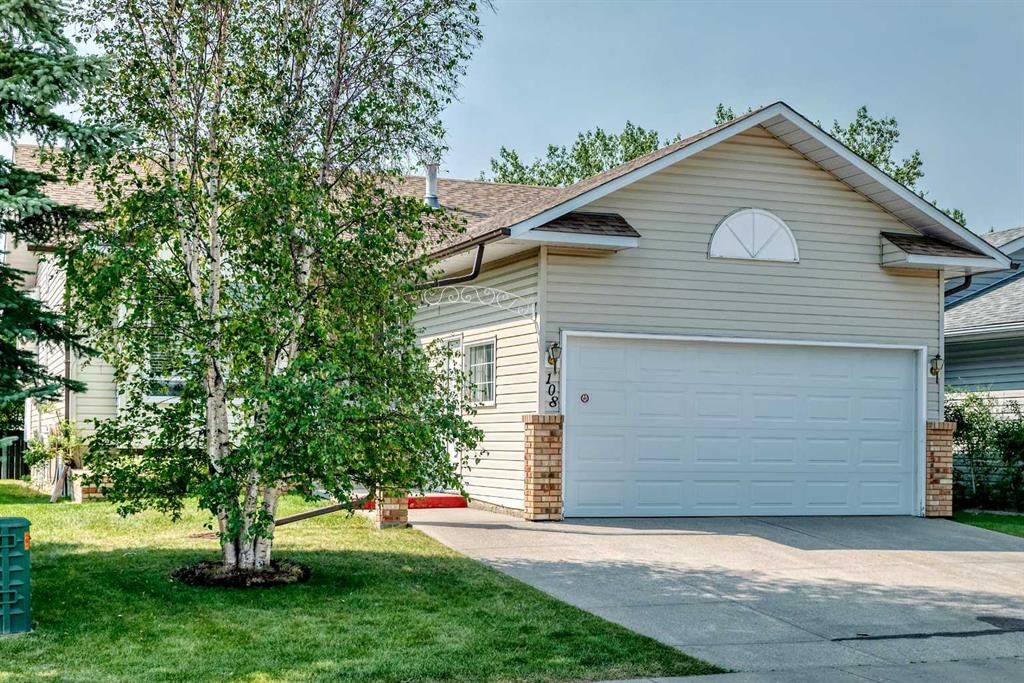 108 Woodside Close NW, Calgary — detached for sale