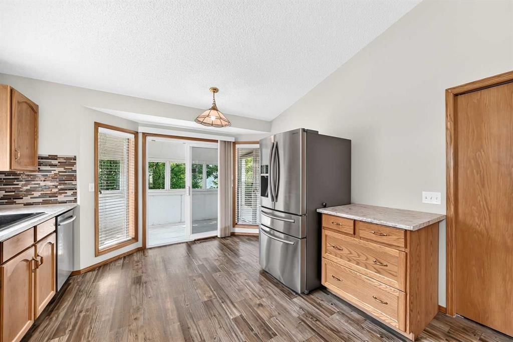 108 Woodside Close NW, Airdrie — photo 4 of 25
