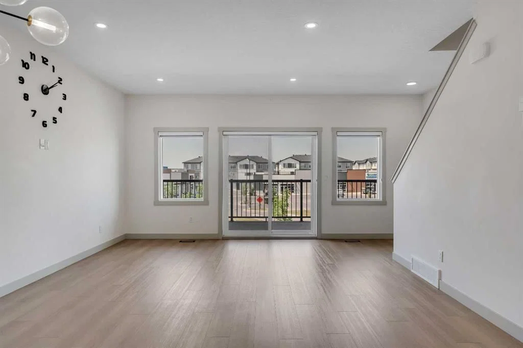 414 Corner Meadows Square NE, Calgary — photo 2 of 33