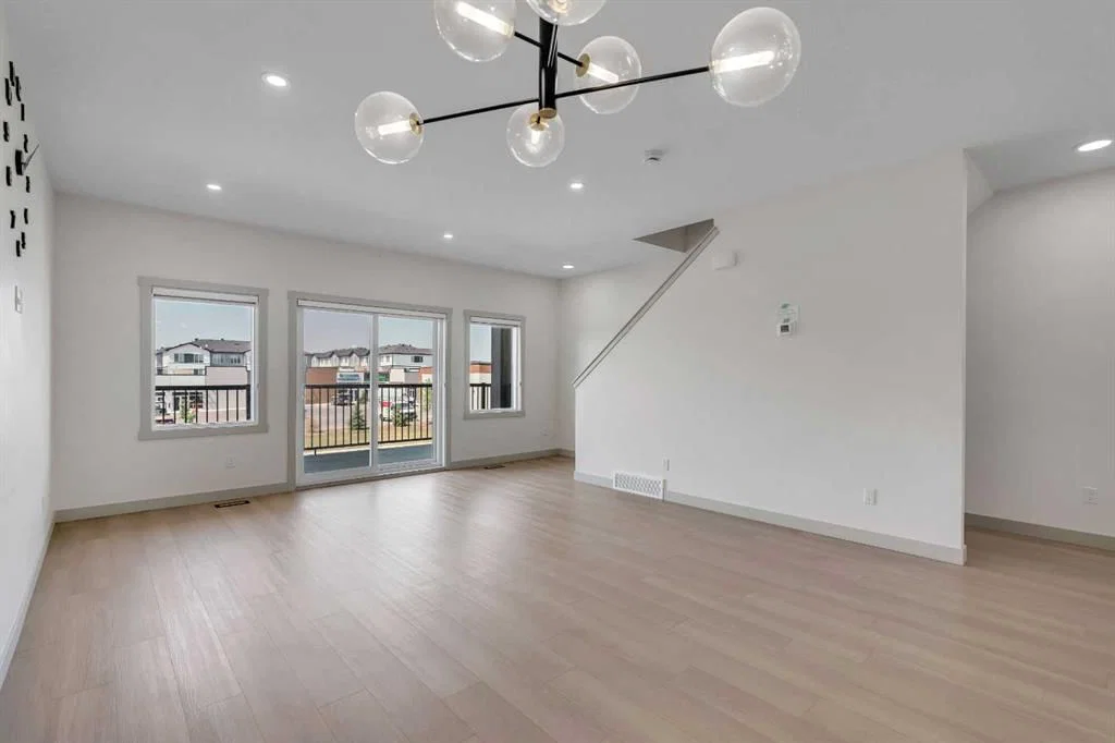414 Corner Meadows Square NE, Calgary — photo 4 of 33