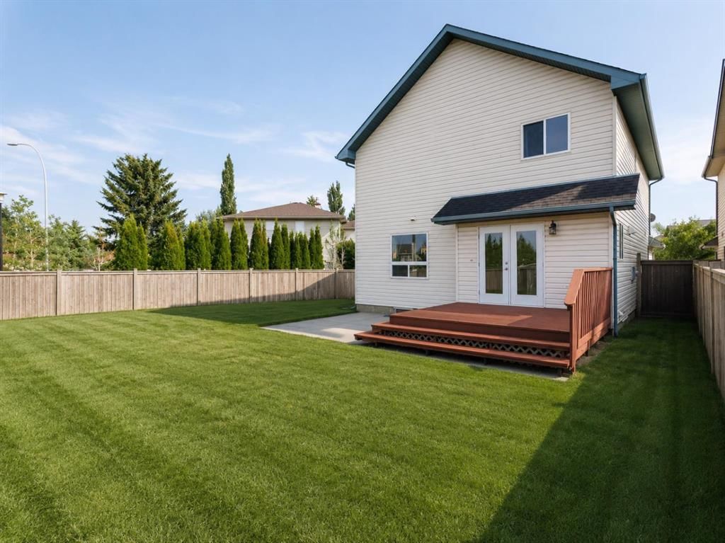 139 Bridlewood Circle SW, Calgary — photo 3 of 18