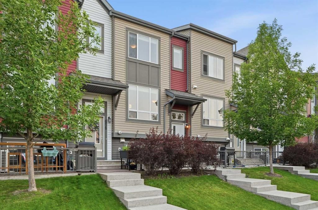 656 Copperpond Boulevard SE, Calgary — photo 3 of 43