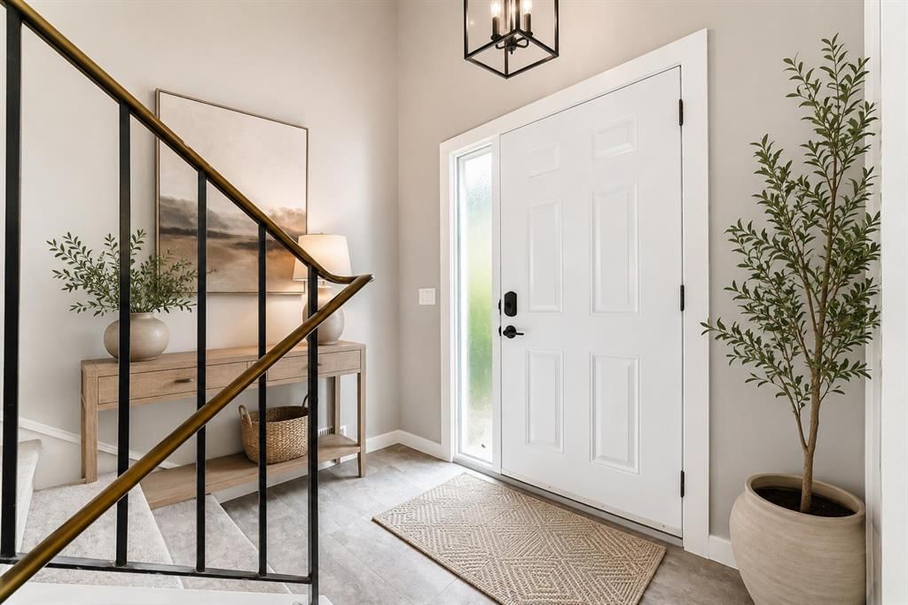 5233 17 Avenue NW, Calgary — photo 4 of 37