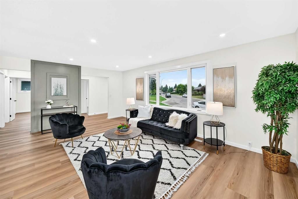 545 Madeira Drive NE, Calgary — photo 4 of 50
