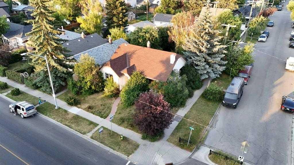1402 4 Street NW, Calgary — main listing photo