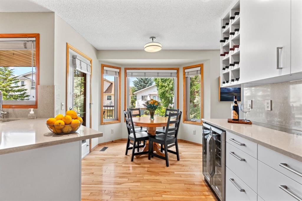 626 Hawkhill Place NW, Calgary — photo 4 of 40