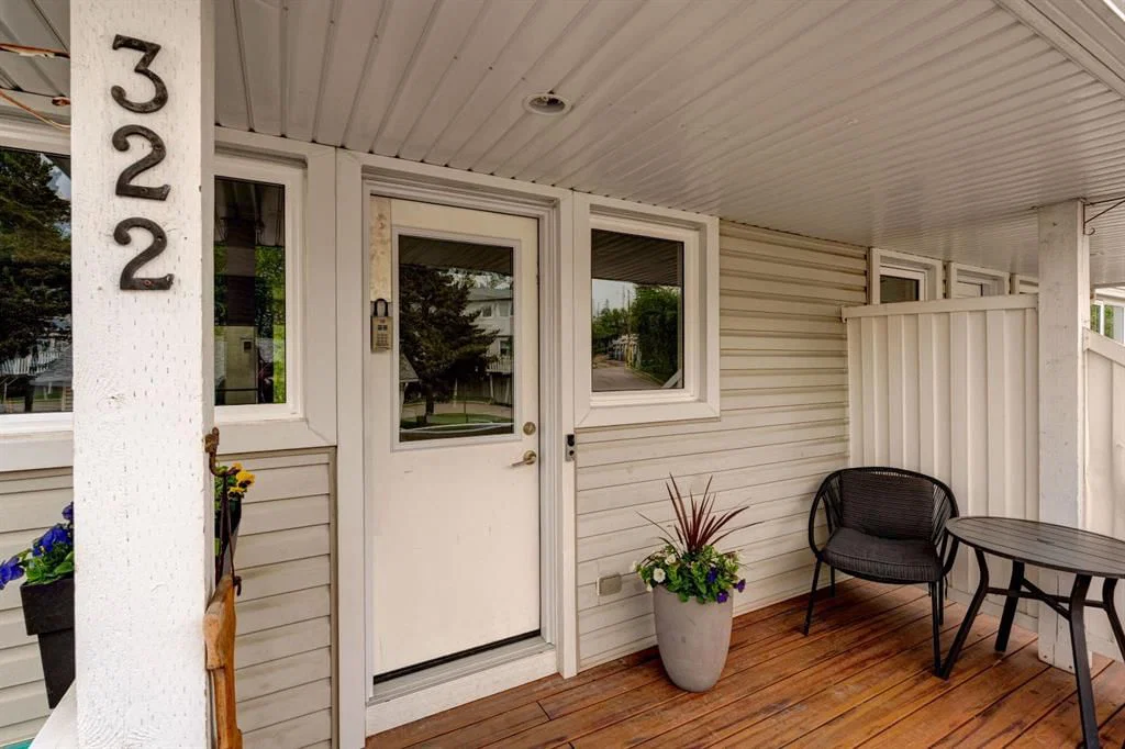 322 Killarney Glen Court SW, Calgary — main listing photo