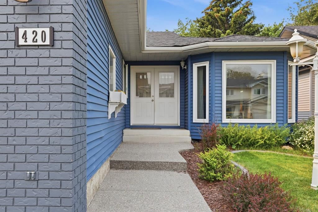 420 Douglasbank Court SE, Calgary — photo 3 of 49