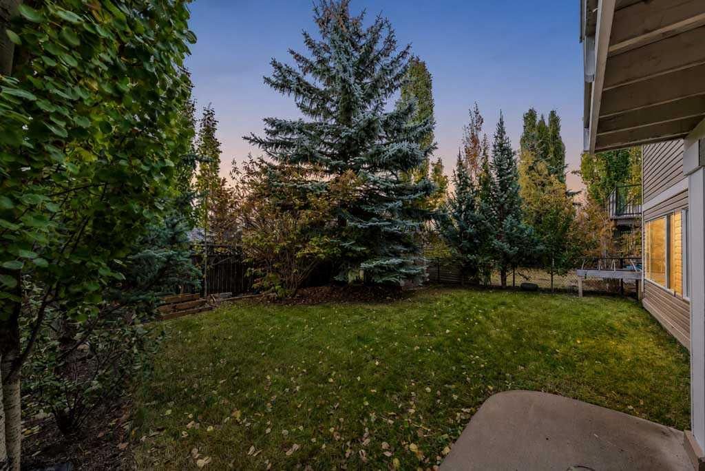 40 Cougar Ridge Heights SW, Calgary — photo 4 of 50