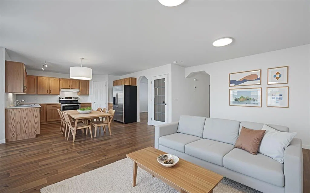 182 Coventry Close NE, Calgary — main listing photo