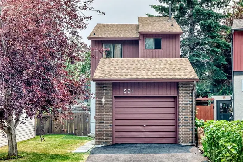 961 Ranchview Crescent NW, Calgary — main listing photo
