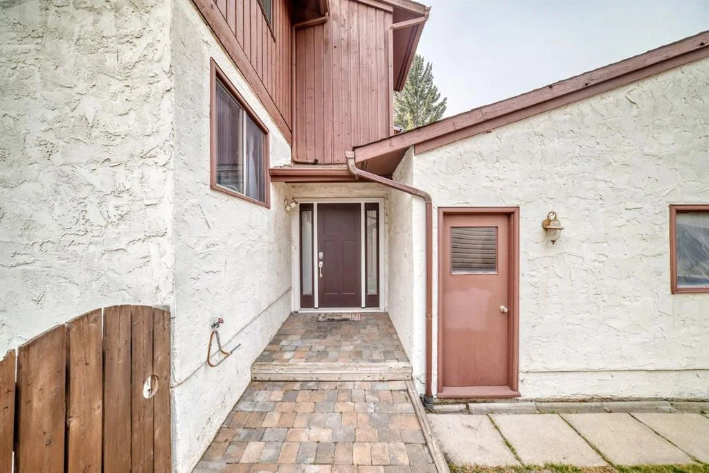 961 Ranchview Crescent NW, Calgary — photo 3 of 41