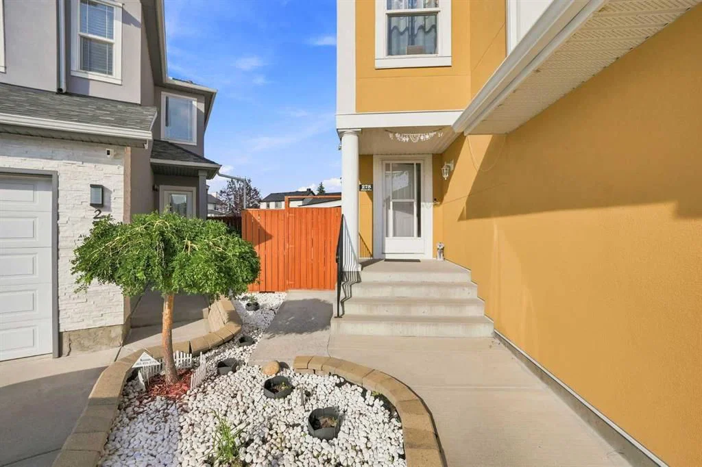 278 Martha's Manor NE, Calgary — photo 4 of 48