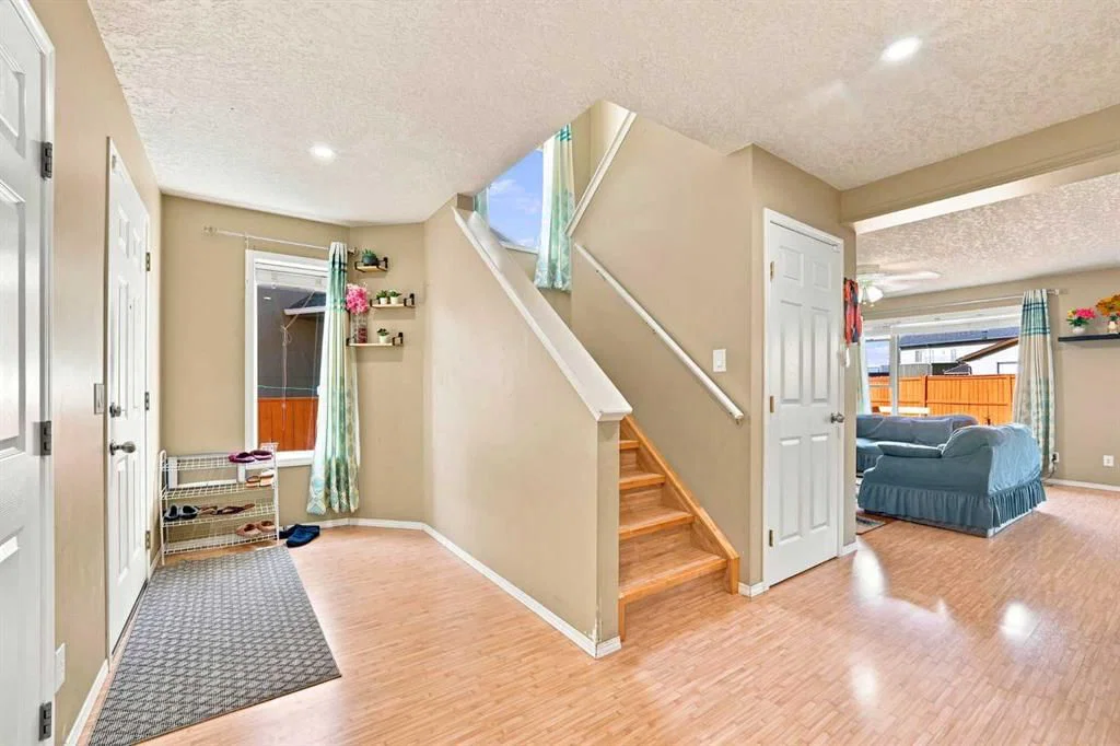 278 Martha's Manor NE, Calgary — photo 5 of 48