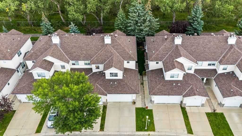 59, 2318 17 Street SE, Calgary — main listing photo